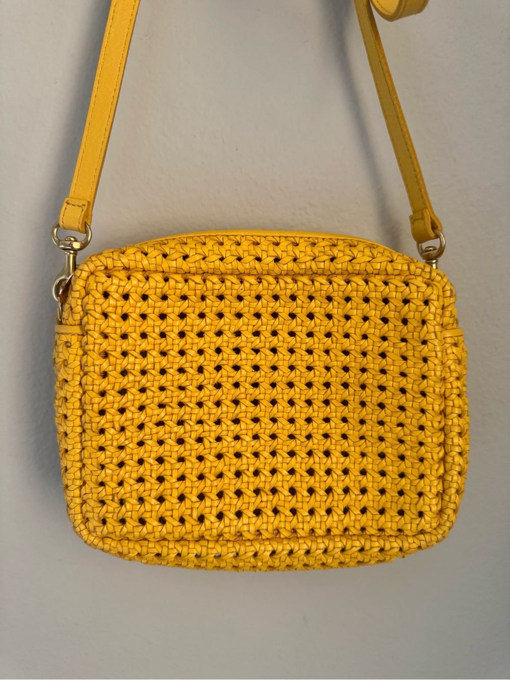 Clare V - midi sac in dandelion rattan